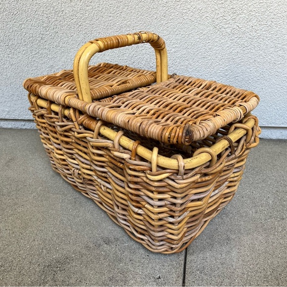 Wicker Picnic Basket with Handles - Picture 10 of 11
